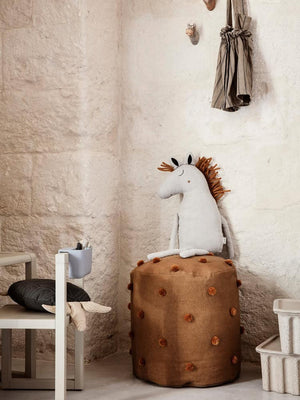 Pouf Dot Tufted – Ferm Living – imagem 3