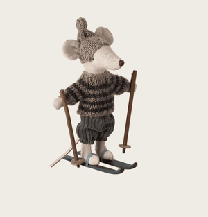 Ratinho de inverno com conjunto de esqui – Maileg