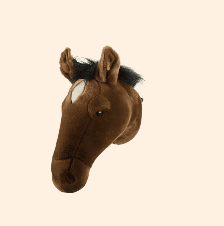 O Cavalo Castanho Scarlett – Wild & Soft