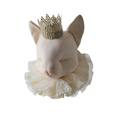 Gato bege claro com coroa Mia – Love Me Decoration