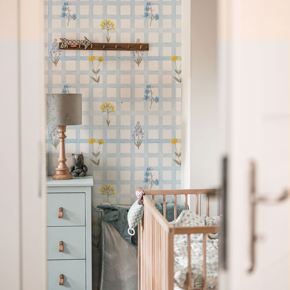 Papel de Parede Meadow flowers on Check Blue – Dekornik – imagem 1