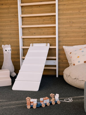 TUOHI II — Rampa e escorrega — FitWood