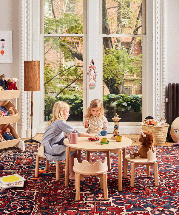 Mesa infantil Moss — Oeuf NYC — ambiente