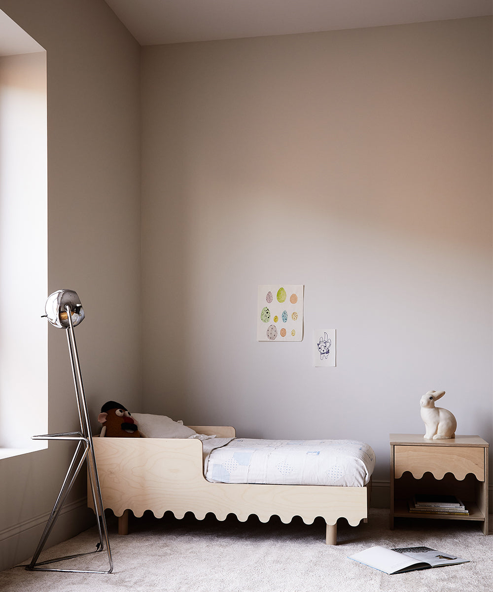 Cama júnior Moss 70 × 140 cm — Oeuf NYC — fotografia oficial Oeuf