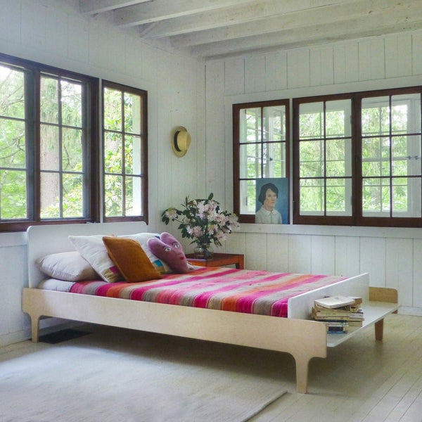 Cama River 120 × 200 cm — Oeuf NYC — ambiente