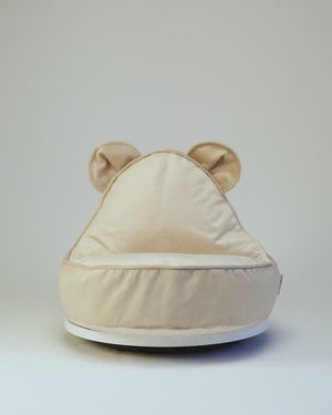 Pouf Urso Veludo Dusty Beige Wigiwama — vídeo de apresentação