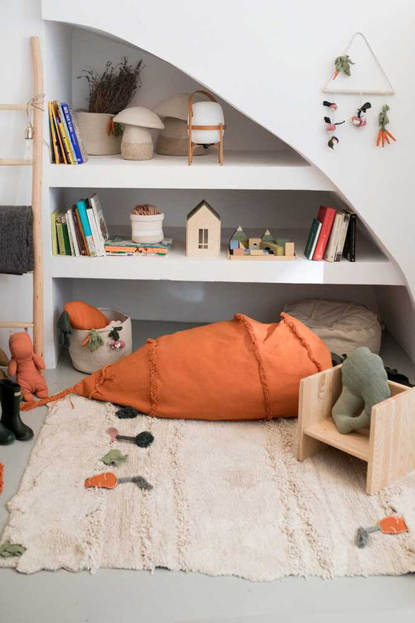 Pufe Cathy the Carrot — Lorena Canals