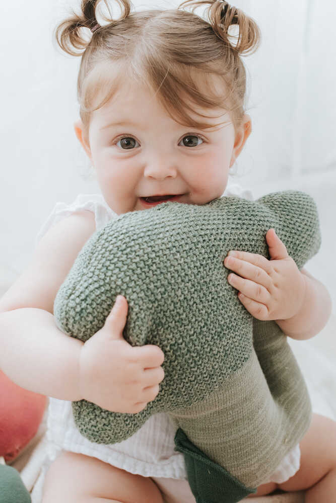 Almofada de malha Brucy the Broccoli — Lorena Canals
