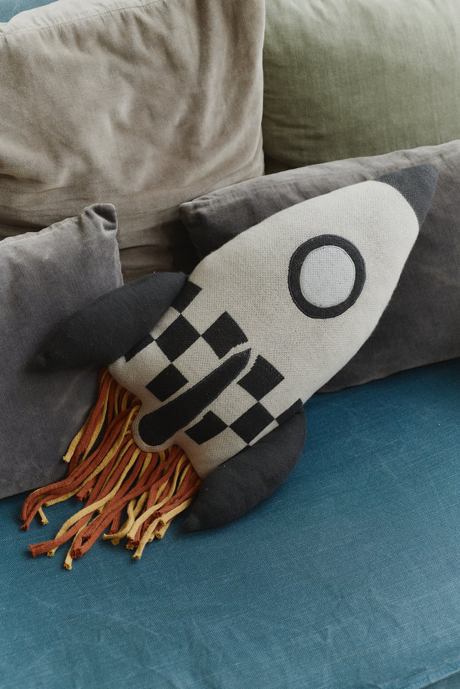 Almofada de malha Rocket — Lorena Canals
