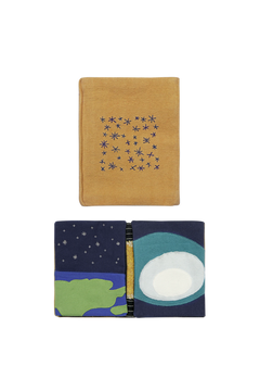 Livro sensorial Space — Lorena Canals