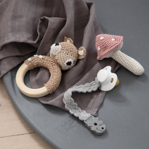 Prende-chupeta em croché Elephant Grey | Sebra — 