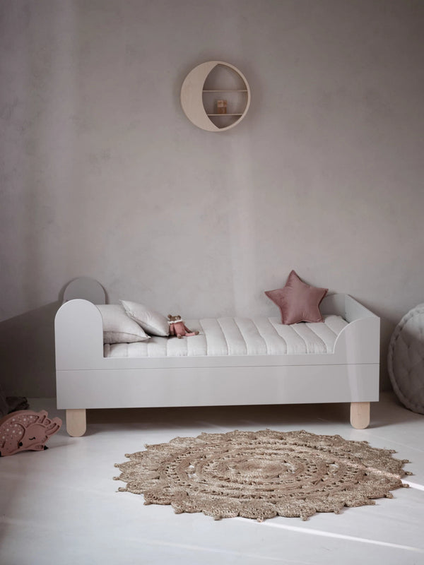 Cama Basic 80 × 200 cm branca — Wood Luck Design — ambiente