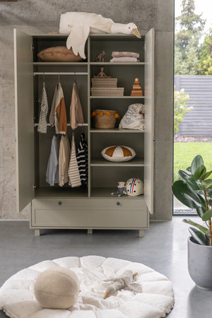 Roupeiro Vintage Eucalyptus — Wood Luck Design