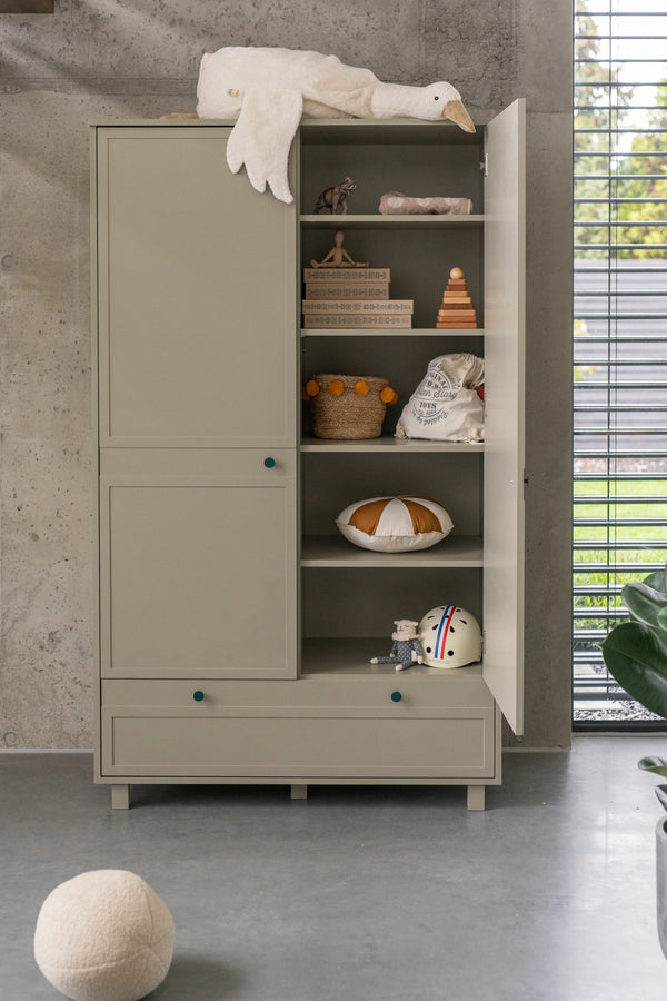 Roupeiro Vintage Eucalyptus — Wood Luck Design
