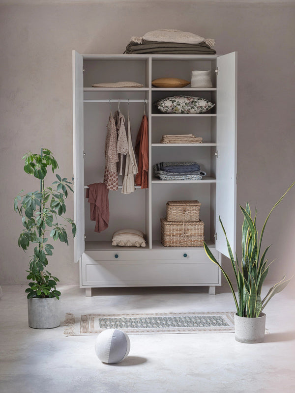 Roupeiro Vintage Eucalyptus — Wood Luck Design