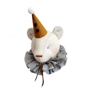 Urso beige com chapéu mostarda ideal para decorar quartos infantis
